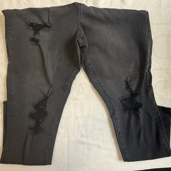 American Eagle Plus Size Women's Distressed Super Stretch Black Wash Jeans - Picture 2 of 3